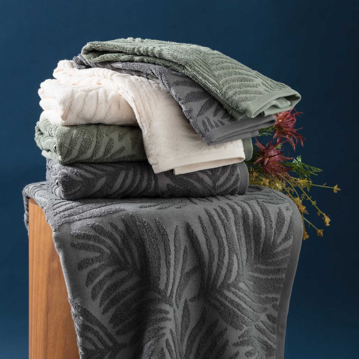 FLOWER SET ASCIUGAMANO E OSPITE SPUGNA JAQUARD RIVIERA